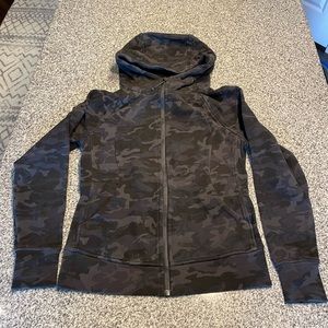 Lululemon Scuba EUC